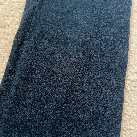 VICTORIA’S SECRET SPORT WOMEN’S EVERYWHERE CROSSOVER SLIM BOOT PANT NAVY BLUE - Picture 4 of 11